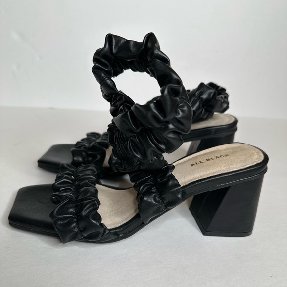 COPY - All Black Leather Sandals Crossover  Ruched Strap Block Heel Black Size:… - Picture 1 of 10